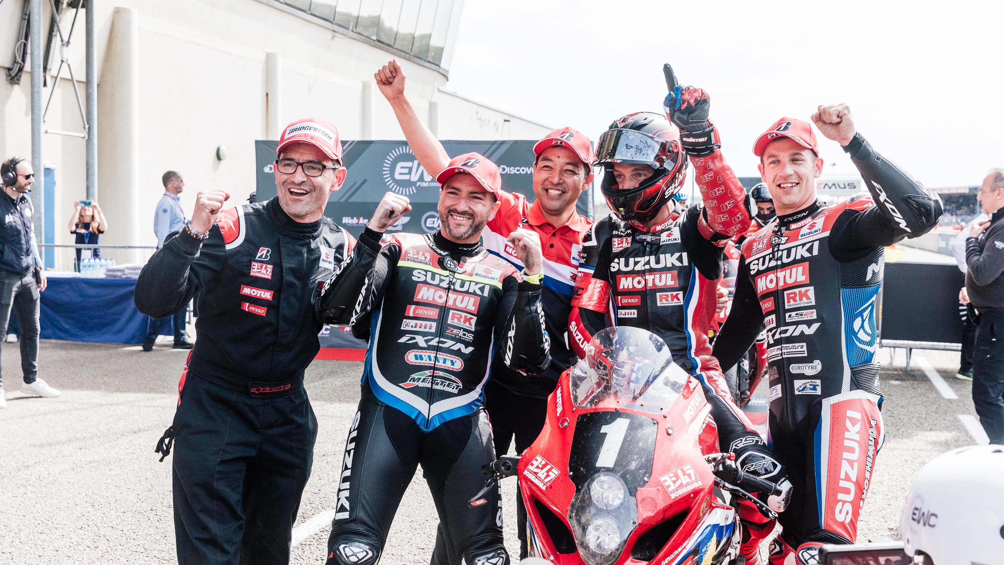 24 Horas Motos – Yoshimura SERT Motul vence sem contestação - Desporto -  Andar de Moto