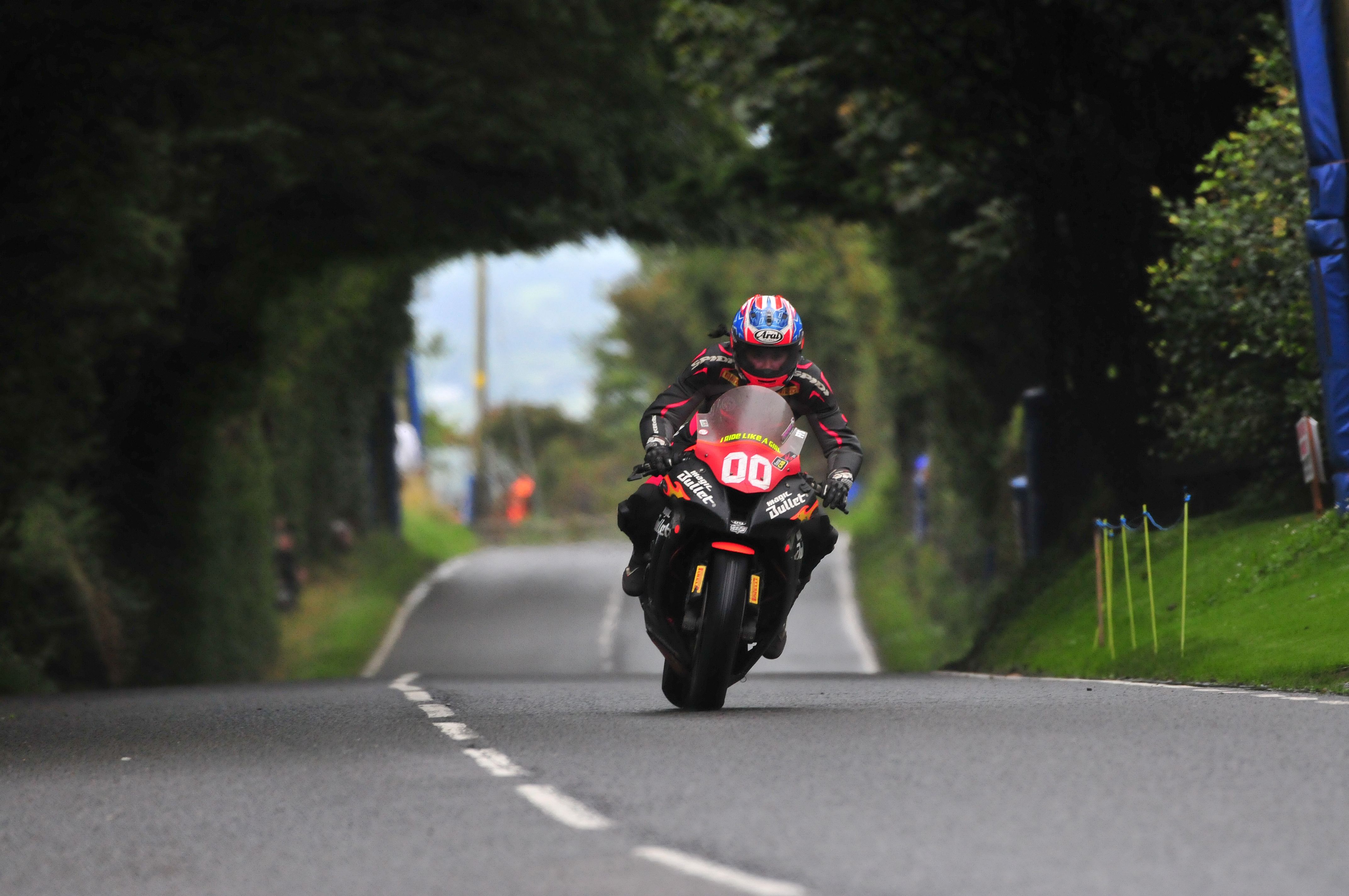 motorcycle road racing